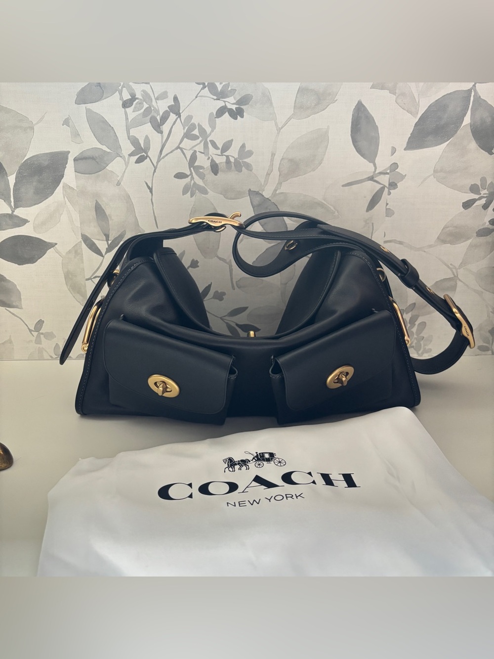 COACH Turnlock Haversack Bag in Black Leather CDZ12